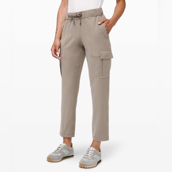 lululemon athletica Pants - Lululemon Women’s Ready Set Cargo Pant size 4 in Carbon Dust